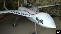 Британські дослідники стверджують, що у виготовленні іранських дронів брали участь «понад 70 виробників із 13 різних країн і територій», «причому 82 відсотки з них виготовляли компанії, розташовані в Сполучених Штатах». Ілюстративне фото. (AP Photo/Ebrahim Noroozi)