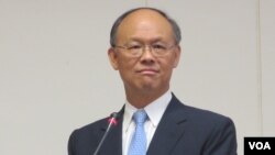台湾行政院政务委员、贸易谈判代表邓振中 （资料照片）