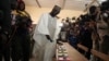 Mgombea wa upinzani nchini Senegal, Bassirou Diomaye Faye, akipiga kura katika kituo cha Ndiaganiao huko Mbour, Machi 24, 2024. Picha ya Reuters