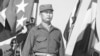 韩国第一步兵师师长白善烨1953年10月29日在韩国阅兵。