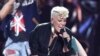 Pink розповіла, як вона та її трирічний син перехворіли на коронавірус