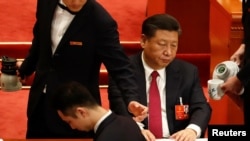 中国国家主席习近平在全国人大会议上