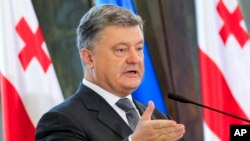 Президент Петро Порошенко на прес-конференції в Грузії