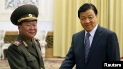 2013年5月刘云山会见朝鲜军队总政治局局长崔龙海（Choe Ryong-hae）