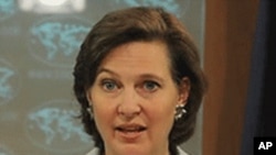 Phát ngôn viên Bộ Ngoại giao Hoa Kỳ Victoria Nuland kêu gọi Trung Quốc dùng ảnh hưởng để thuyết phục Bắc Triều Tiên không tiến hành vụ phóng rốckết.