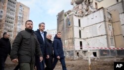Візит президента України Володимира Зеленського і прем'єр-міністра Греції Кіріакоса Міцотакіса до Одеси, 6 березня 2024. Офіс президента України/AP