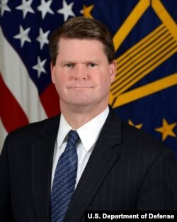 负责亚太安全事务的美国国防部助理部长薛瑞福（Randall Schriver，美国国防部照片）