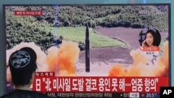 2017年9月韩国电视播放的朝鲜发射导弹视频(资料照片)