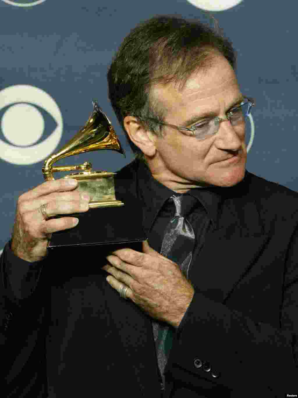 Diễn viên hài Robin Williams tại lễ trao giải Grammy thường niên lần thứ 45 tại Madison Square Garden ở New York, ngày 23 tháng 2, 2003.