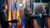 Міністр оборони Ллойд Остін nf голова Об’єднаного комітету начальників штабів США генерал Чарльз Браун на брифінгу в Пентагоні, Вашингтон, 26 квітня 2024 р. (AP Photo/Kevin Wolf)