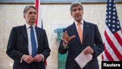 Державний секретар США Джон Керрі та міністр закордонних справ Великобританії Філіп Гаммонд 