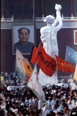 中国八九民运期间矗立在天安门广场的民主女神像(资料照片)