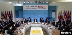 美国总统奥巴马在加州举行的东盟十国峰会上讲话(2016年2月15日)