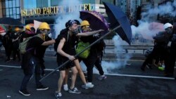 海峡论谈：香港再爆流血冲突 警方出动催泪弹强力清场
