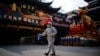 一个非同寻常的中国新年 普通老百姓要怎么过？