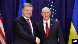 Офіційно Порошенко зустрічатиметься з віце-президентом Пенсом, і вони разом “зайдуть” до президента Трампа. (Мюнхен, 18 лютого 2017). 