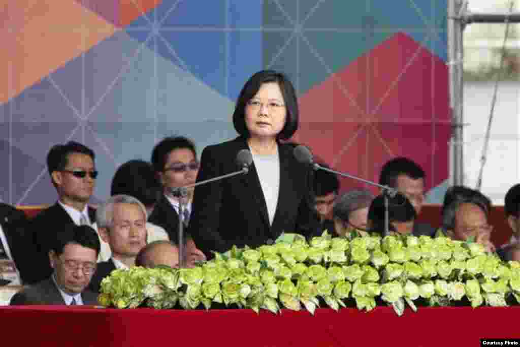 蔡英文发表演说,重申两岸交流,但呼吁大陆正视中华民国(台湾总统府官网截图)