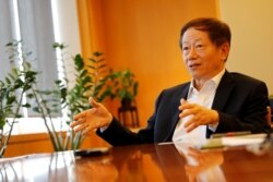 资料照：台湾半导体巨头TSMC主席刘德音在接受采访。（2018年8月31日）