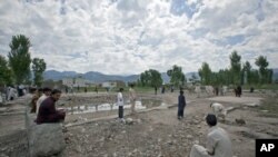 Giới hữu trách Pakistan san bằng khu nhà ở Abbottabad, nơi thủ lãnh khủng bố bin Laden trú ngụ trước khi bị hạ sát