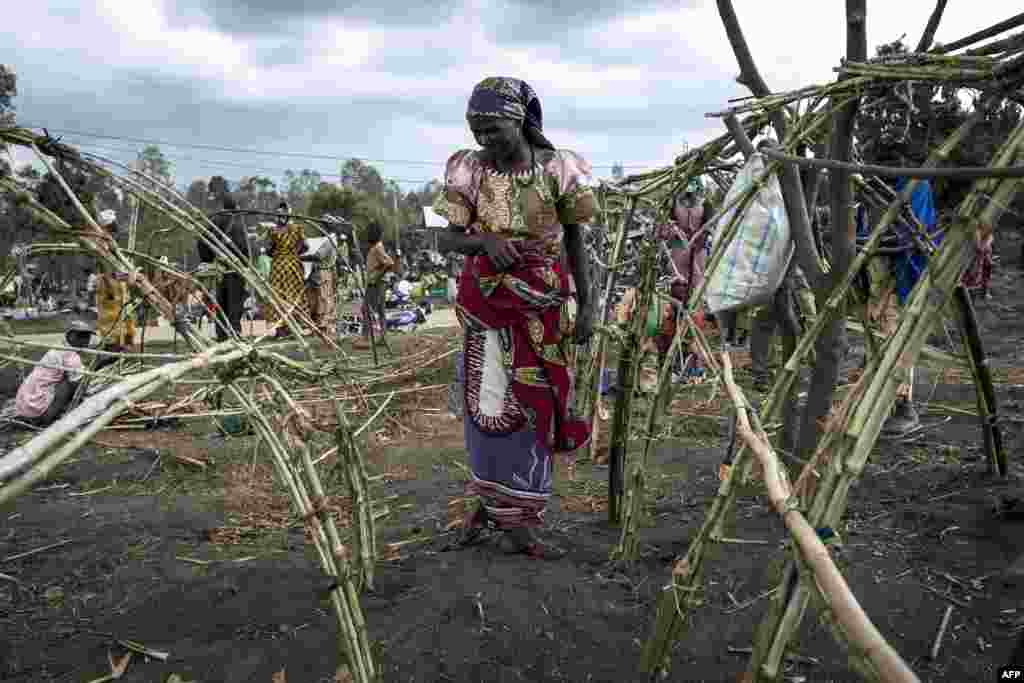 An internally displaced Congolese woman is seen in a camp in Bunia, Feb. 27, 2018. Twenty-three people were killed in renewed clashes between ethnic groups in the Democratic Republic of Congo's troubled east, according to an official toll.