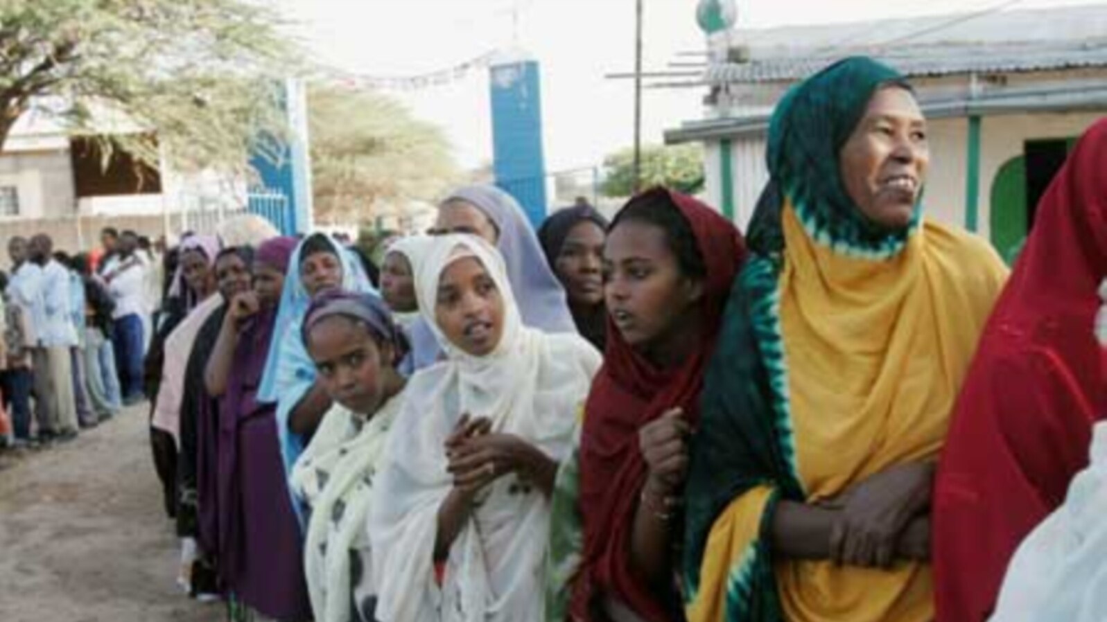 Women wait in line to vote during Somaliland parliamentary elections in 2005 (in Hargeisa).