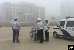 法院四周施行交通管制