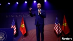 Gjatë një bisede me gazetarët në Hanoi