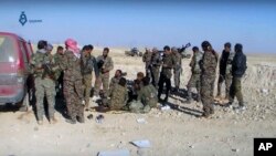 Сирійські опозиційні сили на північ від міста Ракка