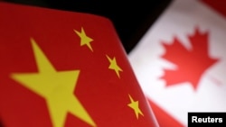 中国与加拿大国庆图示