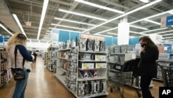 资料照片：纽约室内用品商店的商品价格出现上涨（2021年3月25日）