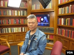2012年11月9日，中国左派学者司马南在美国之音接受采访(美国之音王南拍摄)