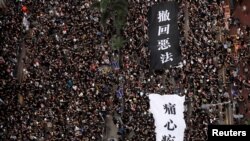 2019年6月16日香港数以万计的示威者走上街头