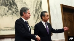 美国国务卿布林肯2023年6月19日与中国主管外交事务的最高官员王毅会面。（美联社）