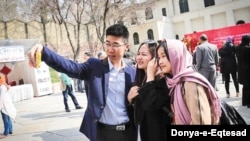 中国游客在伊朗自拍（2019年12月）。