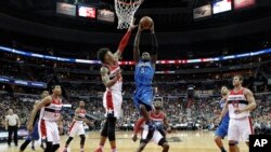 NBA奥兰多魔术队与华盛顿奇才队在2016年元旦的一场比赛。