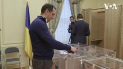Українці голосують на виборчій дільниці у Вашингтоні. Відео