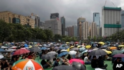 香港市民星期天（8月11日）不顾警方只准许在维多利亚公园集会的命令继续游行抗议。