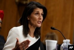 美国驻联合国大使人选妮基·黑利在国会确认听证会上（2017年1月18日）