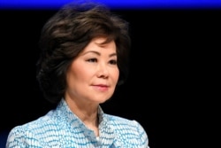 美国交通部长赵小兰2019年6月4日在荷兰黑格举行的全球企业家峰会上讲话。赵小兰是特朗普内阁中第一个因冲击国会大厦事件辞职的内阁部长。