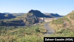 VAN DER KLOOF is the beginning of the Orange River. The Suidlanders, an all-white, Christian group say when the war starts, this strategic position will help them because of their proximity to water.