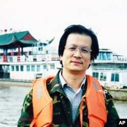 十余年前因触犯薄家而坐牢的记者姜维平