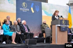 Промовляє до присутніх Марина Порошенко