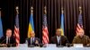 Міністр оборони США Ллойд Остін (третій зліва) під час участі в засіданні Контактної групи з питань оборони України на авіабазі Рамштайн, 19 березня 2024 р. (AP Photo/Michael Probst)