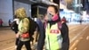 记者手记：18岁女急救员在香港理工大学警民大战中的历练 