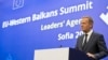 Туск критикує Трампа і дякує за “позбавлення Європи від ілюзій”
