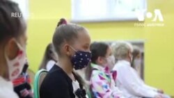 Як у Польщі 4 мільйона школярів пішли до школи у час Ковід. Відео