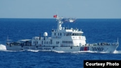 中国海岸警卫队舰艇靠近钓鱼岛(日本海上保安总部)