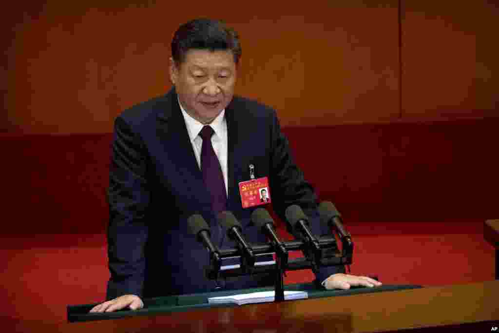 中共总书记 习近平在中共19大开幕式上发表讲话。(2017年10月18日)