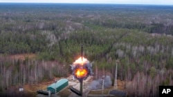 Міжконтинентальна балістична ракета "Ярс" випробувана під час російських ядерних навчань з пускового майданчика в Плесецьку, 26 жовтня 2022. Прес-служба Міноборони РФ/AP