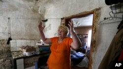 Хто руйнує Донецьк? ФОТО